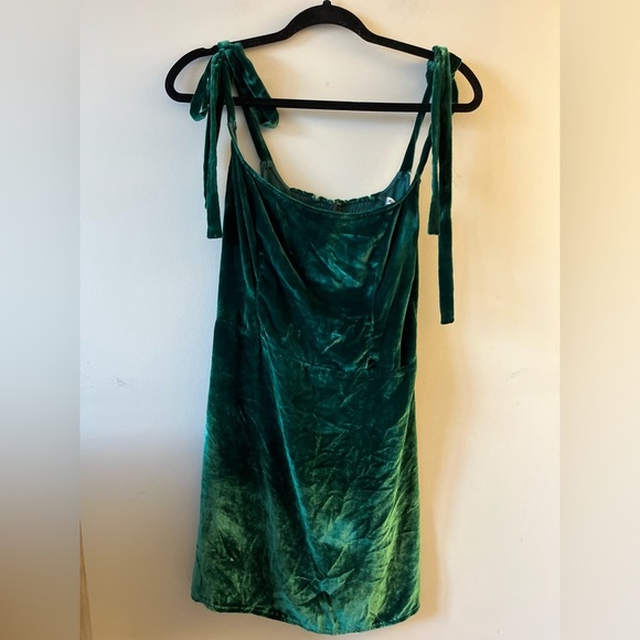 Reformation Emerald Velvet Minna Dress - Picture 4 of 15